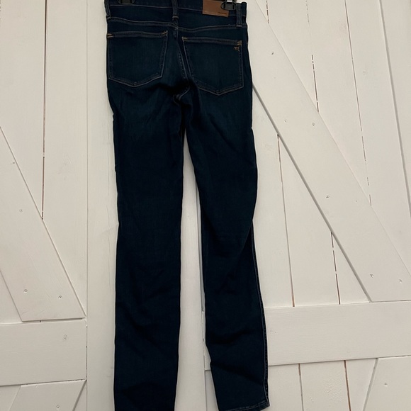 Madewell Jeans
10” High-Rise Skinny
Size 25
Color: Blue - Picture 2 of 6